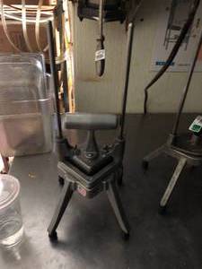 lot 4972 image: Dicer