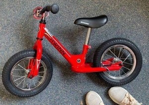 lot 3012 image: Schwinn child push bike