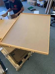 lot 3135 image: Puzzle Table