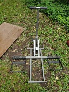 lot 12 image: Heavy Duty Collapsible Lawn MowerATV Jack