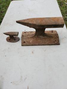 lot 26 image: Pair of Blacksmith Anvils