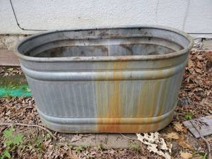 lot 6521 image: Galvanized Troff