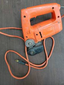 lot 6525 image: Black & Decker Metal Cutter