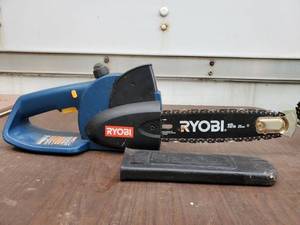 lot 6536 image: Ryobi 10 in Cordless Chainsaw