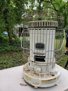 lot 6594 image: Dyna Glo Gas Heater