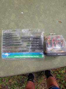 lot 6636 image: 14 Piece Chisel Set  12 Piece Tipped Router Bit Set