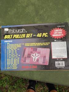 lot 6637 image: Pittsburgh 46 Piece Bolt Puller Set