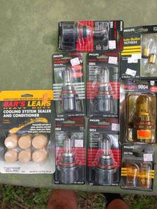 lot 6643 image: Assorted Light Bulbs