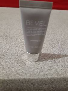 lot 1432 image: Bevel Priming Oil Mens Shaving System 7ml .25 Fl Oz