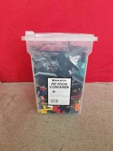 lot 33 image: Tub of Random Lego Bricks