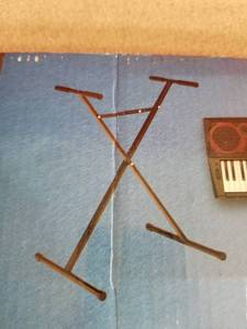 lot 153 image: CASIO KEYBOARD STAND