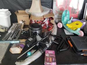 lot 169 image: HUGE LOT OF RANDOM THINGS
