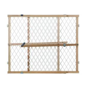 lot 1934 image: North States Easy Adjust Diamond Mesh Pet Gate, White, Wood, 26.5 - 42 x 23
