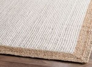 lot 1568 image: Natura White Rug 5x8