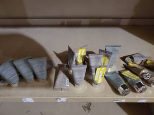 lot 1395 image: Lot of Beauty Products