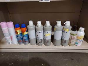 lot 1398 image: Lot of Beauty Products