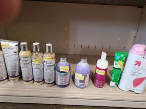 lot 3951 image: Lot of Beauty Products