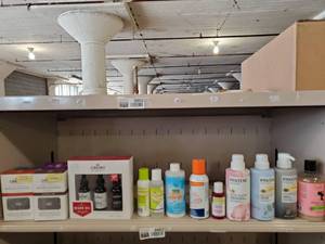 lot 3952 image: Lot of Beauty Products
