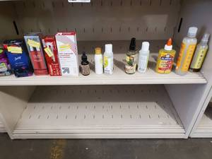lot 3955 image: Lot of Beauty Products