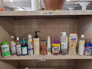 lot 3958 image: Lot of Beauty Products