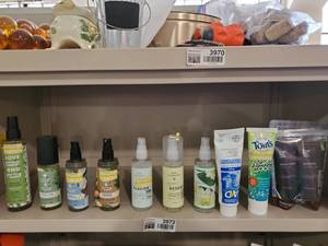lot 3970 image: Lot of Beauty Products