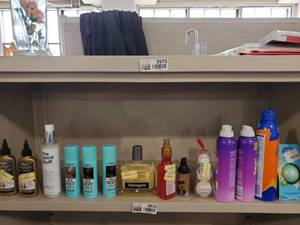 lot 3975 image: Lot of Beauty Products