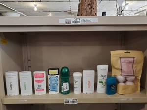 lot 3978 image: Lot of Beauty Products