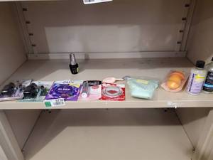 lot 3982 image: Lot of Beauty Products
