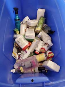 lot 9001 image: Tote Full of Random Health and Beauty