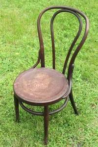lot 1092 image: Antique 19th Century Bentwood Thonet Embossed Leather Chair