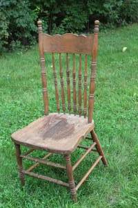 lot 1098 image: Antique Carved Wood Spindle Chair