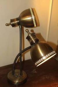 lot 1079 image: Vintage Brass Metal Tolle Adjustable Double Head Desk Lamp