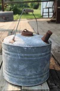 lot 1080 image: Cool Antique Metal Oil Can with Lid and Spout Intact
