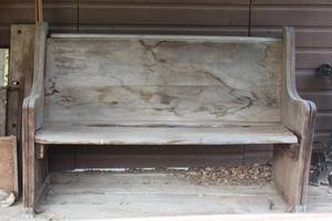lot 1071 image: 5 Foot Antique Church Pew