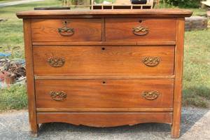 lot 1076 image: Beautiful Antique Dresser Chest of Drawers 41 Wide x 19 Deep x 32 Tall