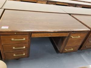 lot 265 image: Wood Office Desk
