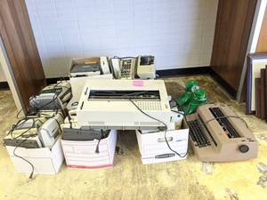 lot 441 image: Adding Machines, Typewriters, Some Not Working