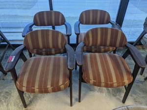 lot 452 image: (4) Chairs