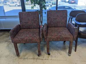 lot 454 image: (2) Chairs