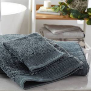 lot 10598 image: MoDRN Gradient 3-Piece Bath Towel Set - Gray 4 sets