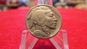 lot 6959 image: 2 BUFFALO NICKELS 1936,1935