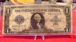 lot 6975 image: 1923 LARGE SIZE SILVER CERTIFICATE NOTE