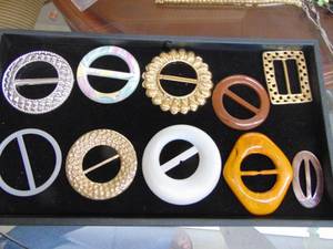 lot 1084 image: Fashion Belt Buckles
