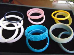 lot 1086 image: Fashion Bracelets