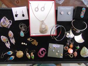 lot 1090 image: Fashion Jewelry