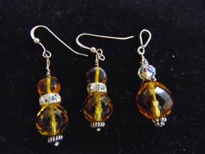 lot 1091 image: Glass Beads & Sterling Silver