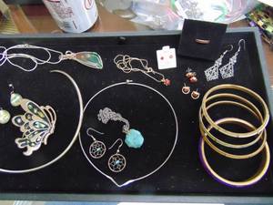 lot 1096 image: Fashion Jewelry
