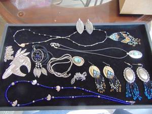 lot 1103 image: Southwestern Style Fashion Jewelry