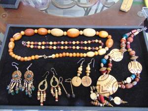 lot 1107 image: Wood Look Fashion Jewelry