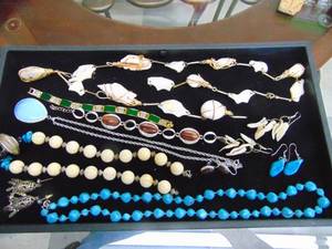 lot 1109 image: Fashion Jewelry